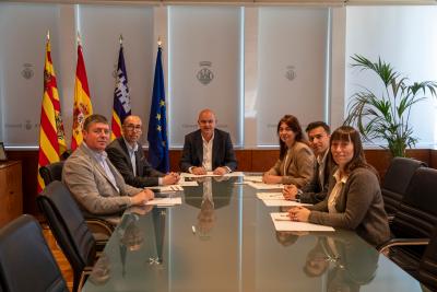 Imatge Els menors de 18 anys d’Eivissa i de Formentera podran usar gratis...