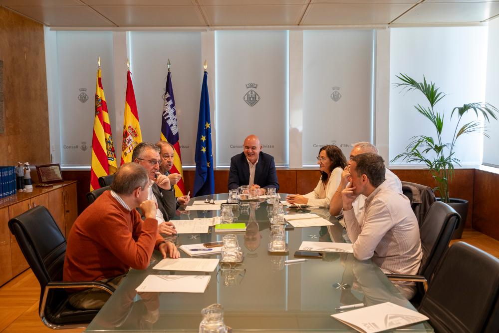 Imagen Vicent Marí assegura que les ajudes pel conflicte a l’Orient Mitjà han de servir per “evitar que pugi la cistella de la compra de la ciutadania eivissenca”