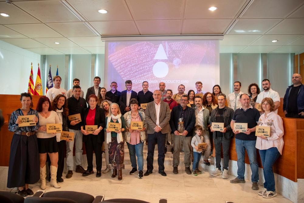 Imagen 34 restaurants i establiments d’Eivissa reben el segell distintiu Ibiza Sabors pel seu compromís amb el producte local