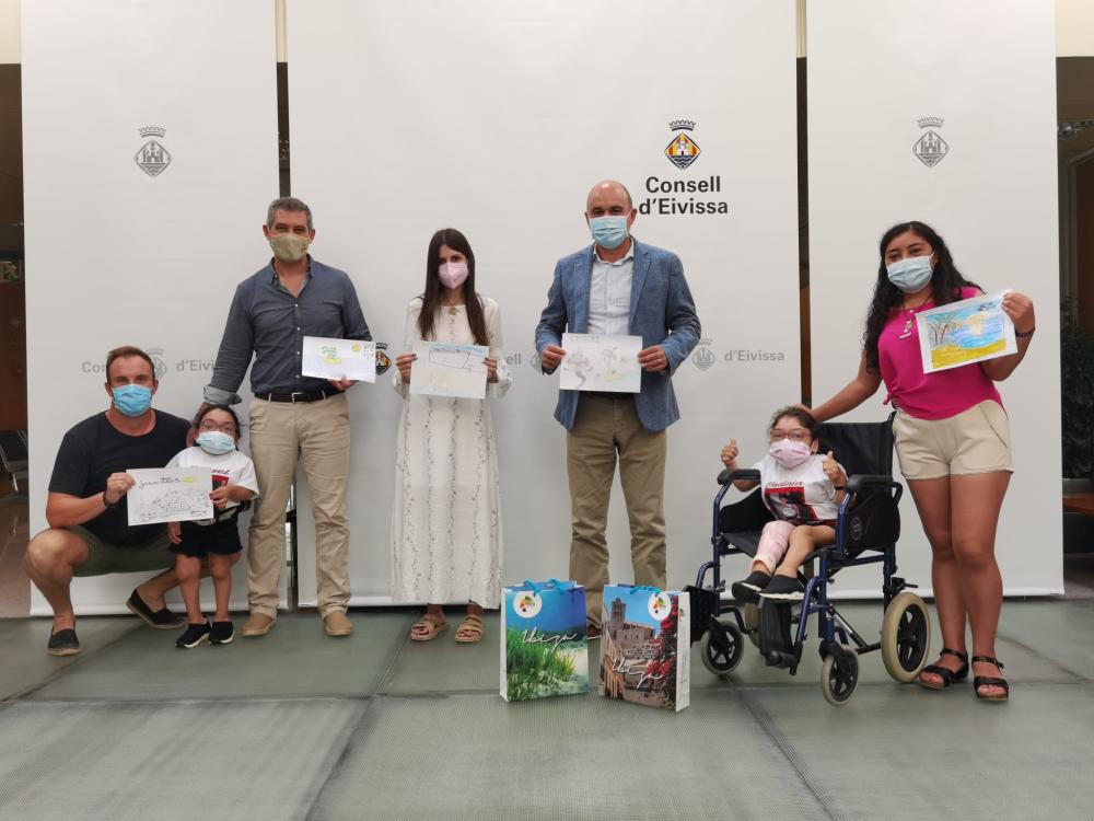 Imagen El president Vicent Marí rep als representants del programa solidari ‘El descanso del guerrero’