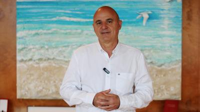 Imatge Vicent Marí: “Eivissa us rep amb els braços oberts, però també us...