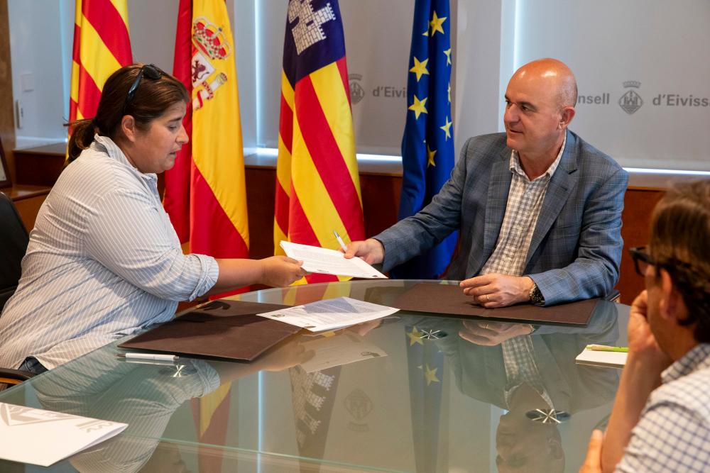 Imagen El Consell d’Eivissa i la Federació Balear de Caça signen un conveni de 86.461 euros per al foment de l’activitat cinegètica i la conservació dels recursos naturals