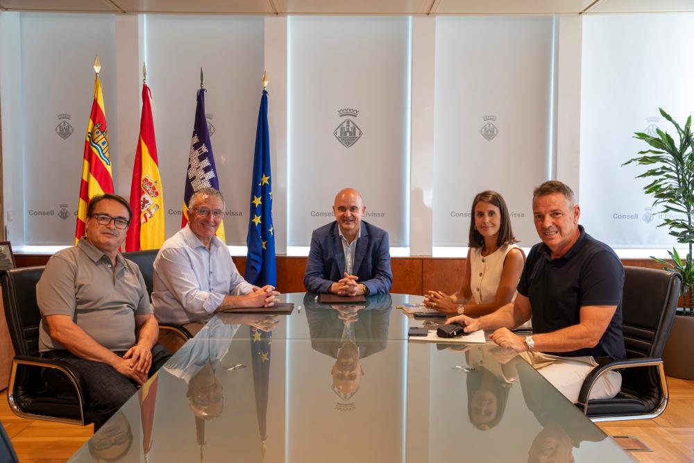 Imagen El Consell d’Eivissa i PIMEEF signen el conveni de col•laboració per impulsar el comerç local amb una inversió de 150.000 euros