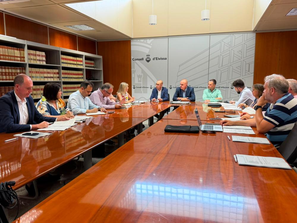Imagen El Consell Assessor de Dret Civil d’Eivissa i Formentera explica als parlamentaris de les Pitiüses la necessitat d’impulsar la seua proposta de règim patrimonial de matrimoni
