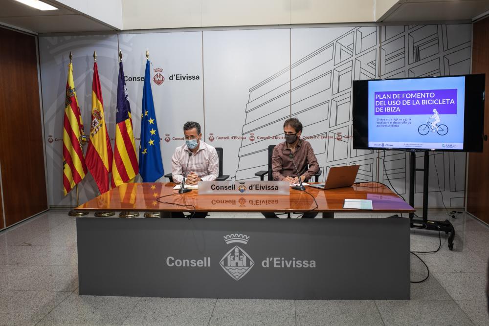 Imagen El Consell d’Eivissa presenta un plan que propone 25 medidas para impulsar la bicicleta como medio de transporte