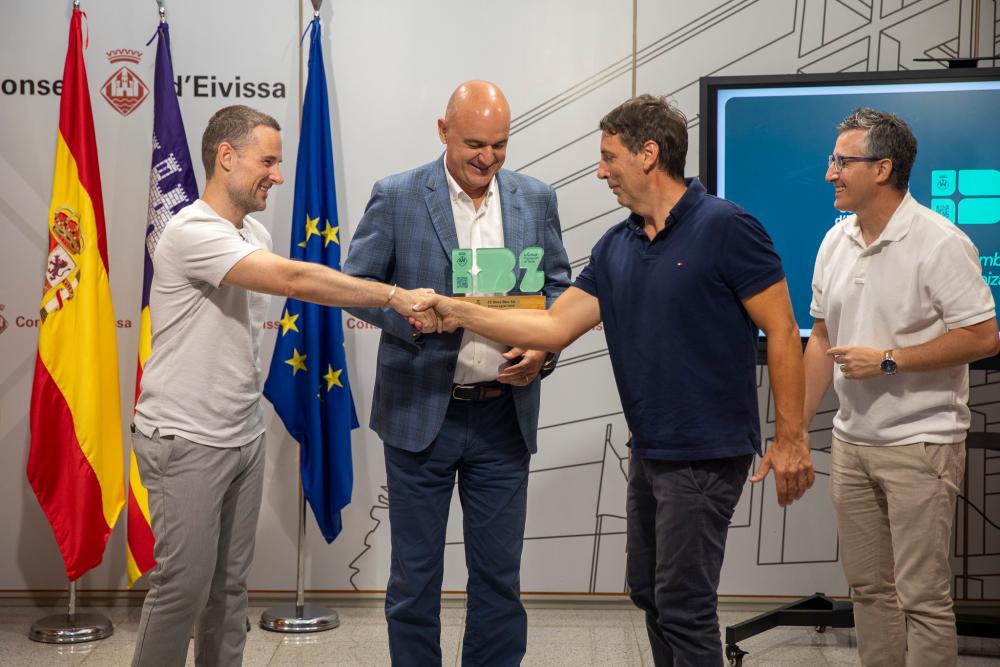 Imagen El Consell d’Eivissa reconeix les primeres empreses adherides al segell de qualitat Transport Verificat