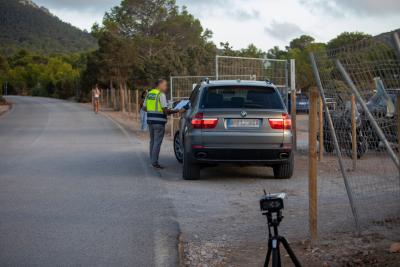 Imatge El Consell inicia 10 expedients sancionadors a vehicles particulars per...