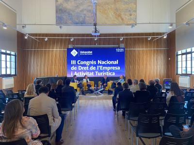 Imatge La lluita contra l'intrusisme turístic a Eivissa, referent a Menorca...