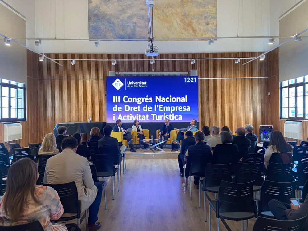 Imagen La lluita contra l'intrusisme turístic a Eivissa, referent a Menorca després d'una reducció del 44 % dels habitatges anunciats