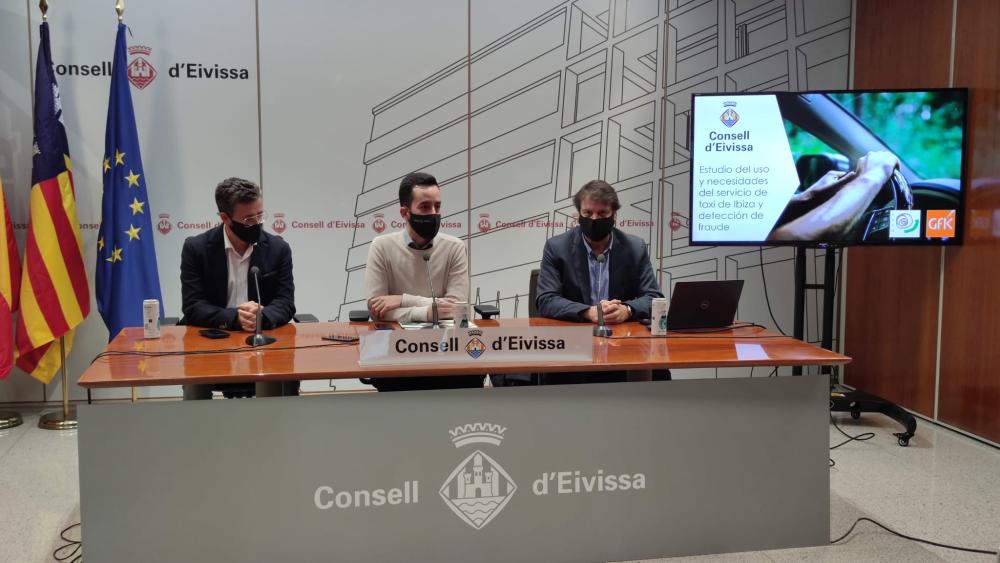 Imagen El Departamento de Transportes presenta los primeros estudios para mostrar una radiografía del servicio del taxi y del intrusismo en Eivissa