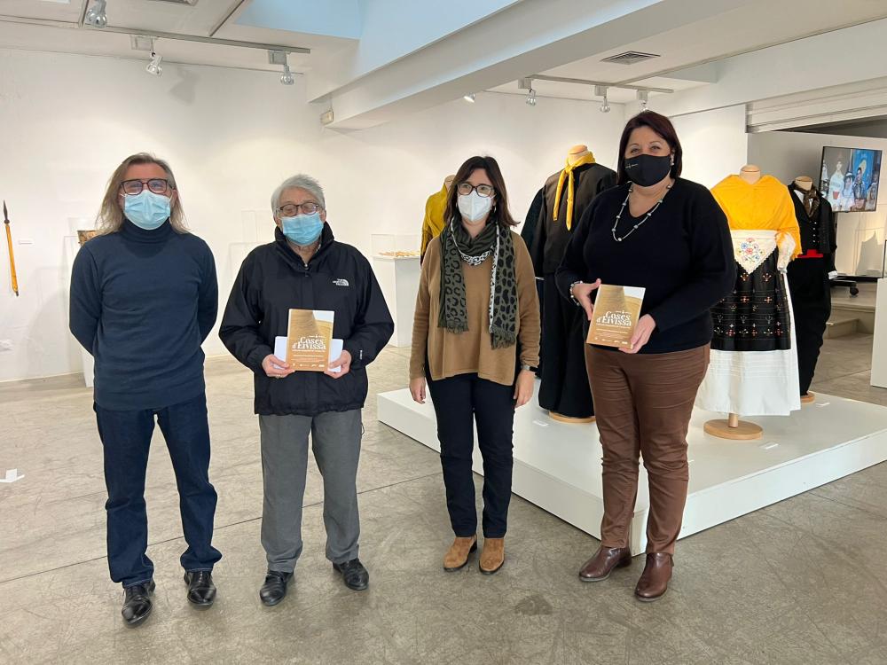 Imagen Carmen Tur exposa la seua col·lecció particular ‘Coses d’Eivissa’ a Sa Nostra Sala