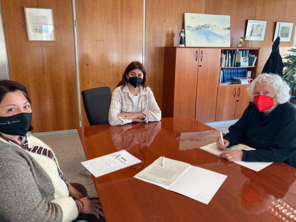 Imagen El Archivo de Imagen y Sonido del Consell d'Eivissa recibe una importante donación de documentación gráfica del productor Josep Tur Riera