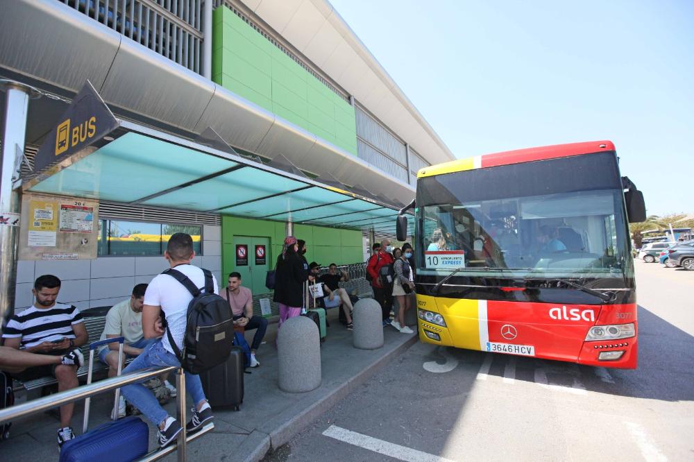Imagen El Departamento de Transportes amplía los horarios de las líneas de autobús L3, L16A, L16C y L19 y activa este viernes la L10 Express