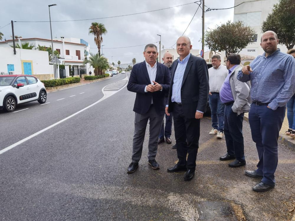 Imagen El Consell d’Eivissa i l’Ajuntament de Sant Josep signen la cessió de la travessera de Sant Jordi