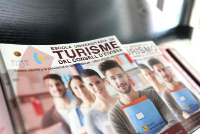 Imagen El Consell Insular d'Eivissa convoca una borsa de professors per a...