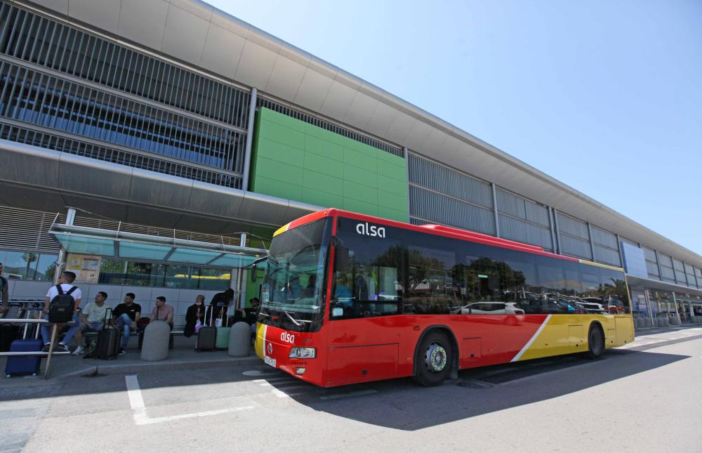 Imagen El Consell d’Eivissa informa que el servei de les línies d’autobús L10, L13 i L20A es veurà afectat aquest diumenge per la cursa Passeig a Passeig  