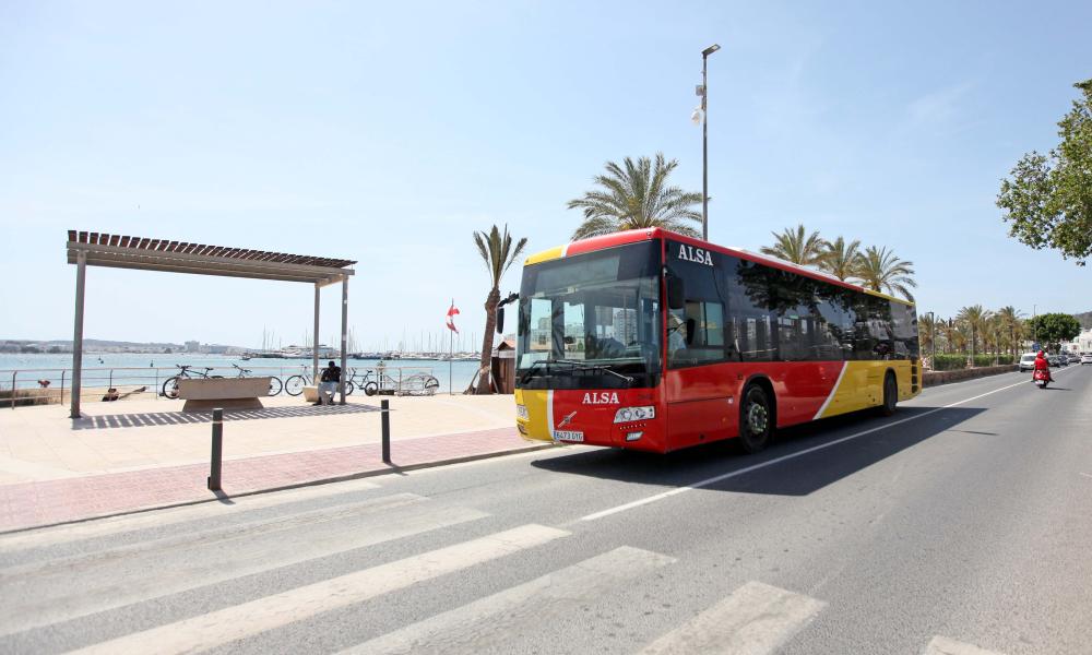 Imagen Afectacions al servei d’autobús aquest cap de setmana per la Vuelta a Ibiza MTB Scott