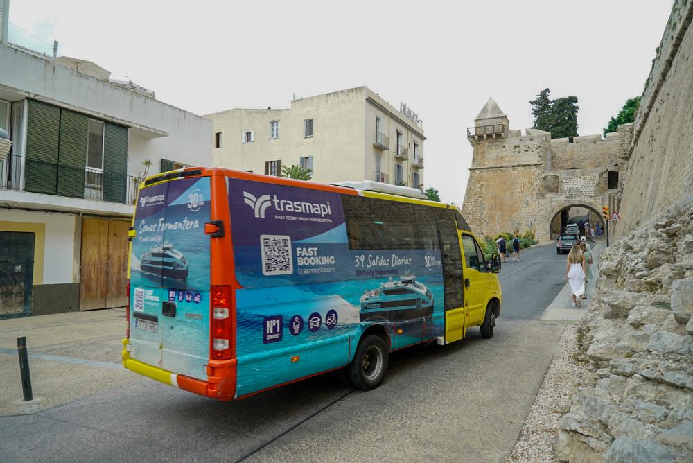 Imagen El Consell Insular d’Eivissa complementa la línia d’autobús L45 amb una nova circular directa a Dalt Vila