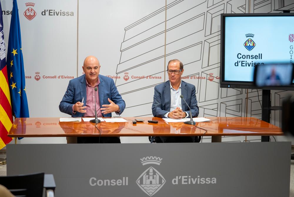 Imagen Vicent Marí marca com a prioritat en matèria de recursos hídrics la posada en funcionament de la nova depuradora d’Eivissa