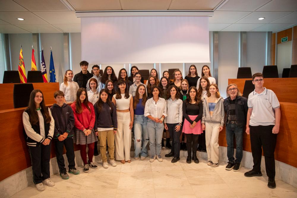 Imagen El Consell d’Eivissa lliura els Premis Sant Jordi 2023-2024 de poesia i narrativa