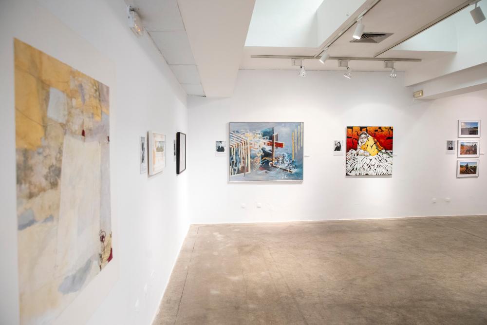 Imagen 22 artistes protagonitzen l'exposició ‘Premis Vuit d’Agost. Els cinc darrers anys’ a Sa Nostra Sala