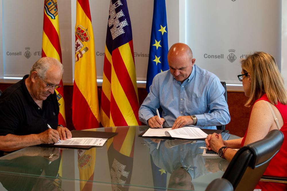 Imagen Consell d’Eivissa i Càritas signen el conveni per al desenvolupament del programa de Centre de Dia i Menjador per import de 146.000 euros