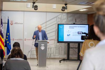 Imagen 1 de cada 5 turistes arribats aquesta temporada a Eivissa venien del...