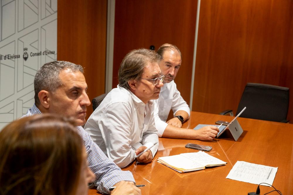 Imagen El Consell d’Eivissa coordina els efectius de seguretat necessaris pel Castell de Focs del 8 d’Agost