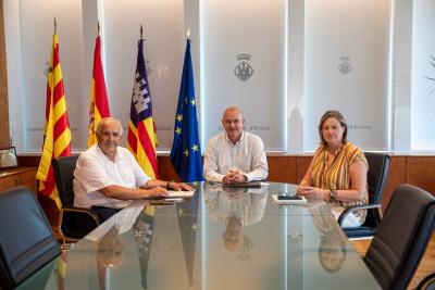 Imagen Consell d’Eivissa i Càritas signen el conveni per al desenvolupament del...