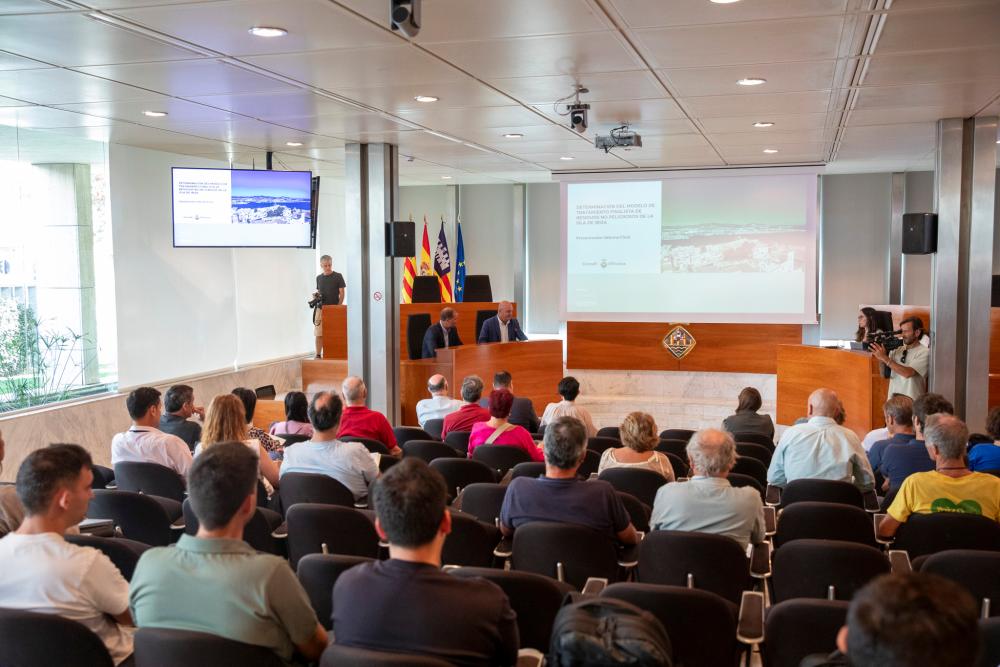 Imagen El procés participatiu sobre el futur model de gestió dels residus a Eivissa conclou amb resultats molt ajustats