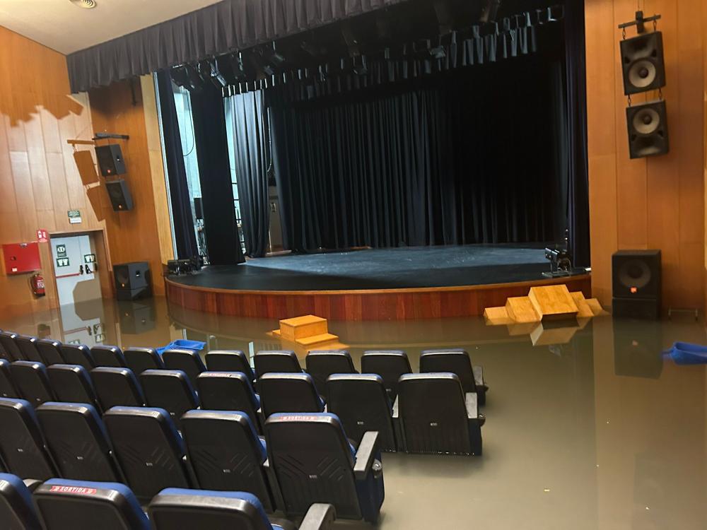 Imagen La tempesta deixa inutilitzable l’Auditori de Cas Serres