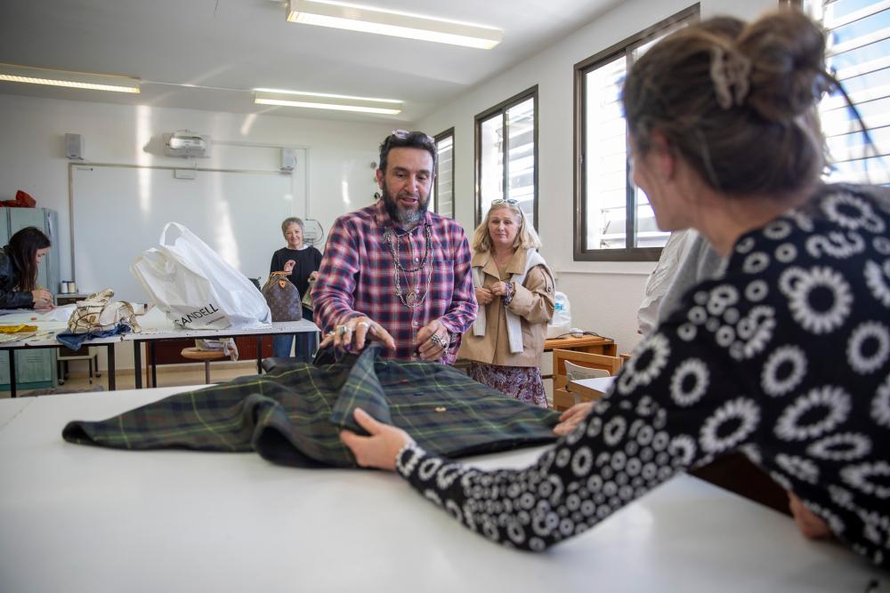 Imagen Dilluns s’obrirà el termini d’inscripcions per als cursos d’artesania tradicional i de patronatge i confecció