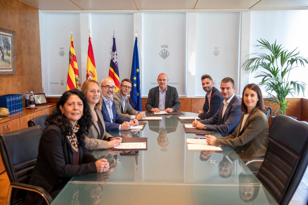 Imagen El Consell d’Eivissa i els cinc ajuntaments de l’illa signen els convenis d’habitatge del Pla Insular de Cooperació 2025, dotat amb 3 milions d’euros