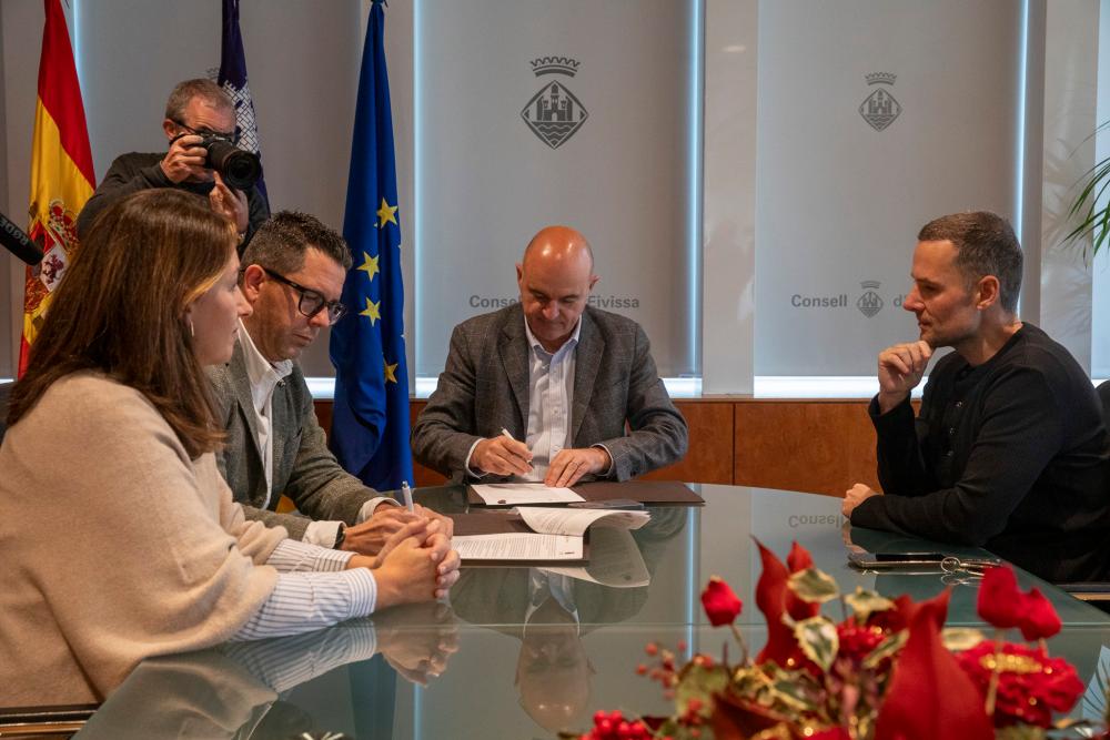 Imagen El Consell d’Eivissa i l’Ajuntament d’Eivissa signen el conveni per finançar l’adequació de l’EI-10 entre Figueretes i Can Misses per un import de 13 milions d’euros
