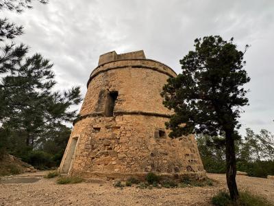 Imatge El Consell d’Eivissa formalitza davant notari la compra de la torre de...